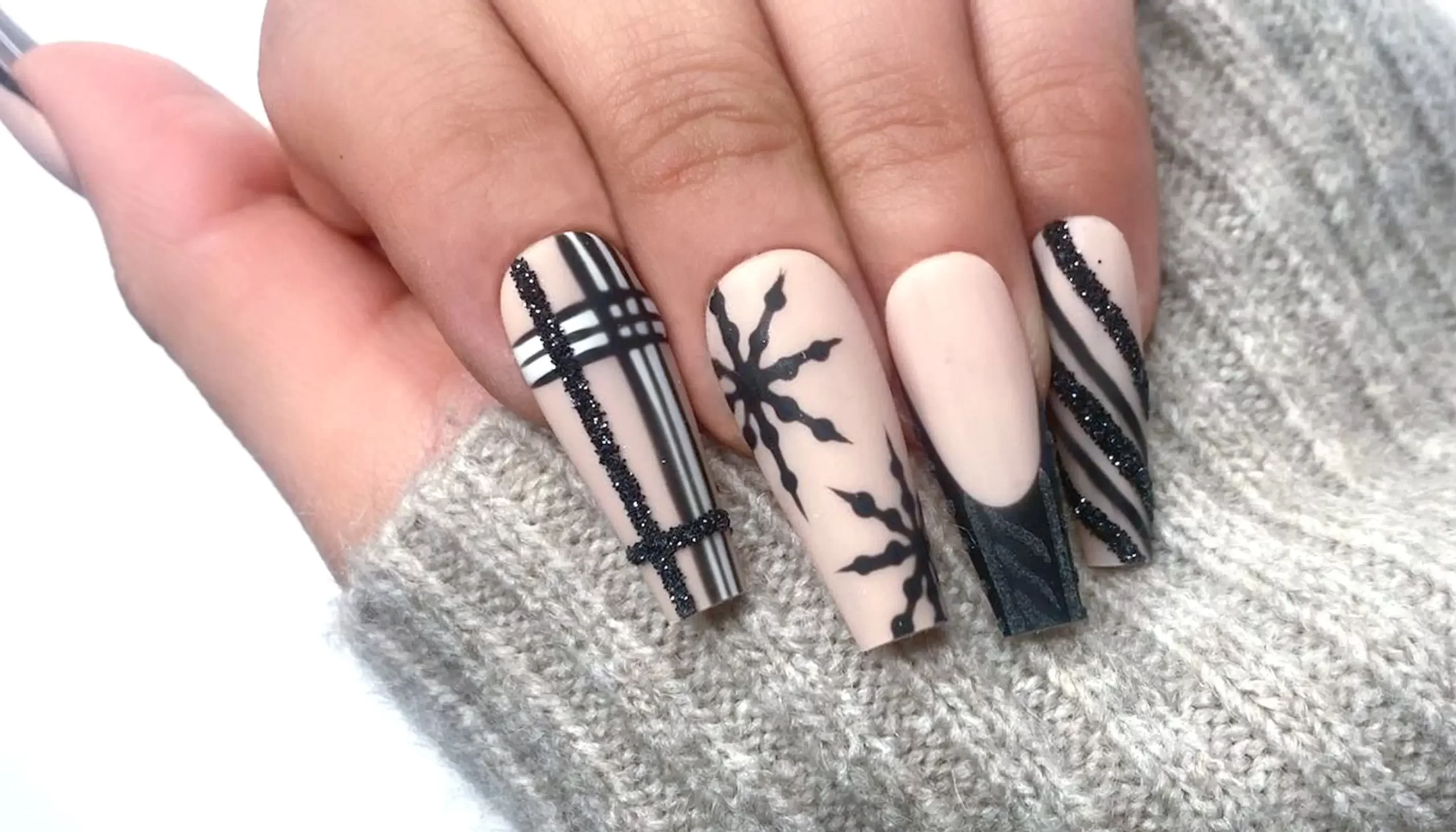 New nail art designs for ladies Archives - StylesGap.com